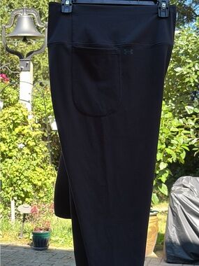 Under Armour Black Athletic Leggings with Back Pocket